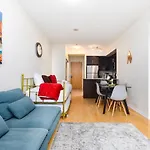 Downtown Toronto Condo Mins From Scotiabank Arena, Tiff, Cn Tower, Union, Mtcc